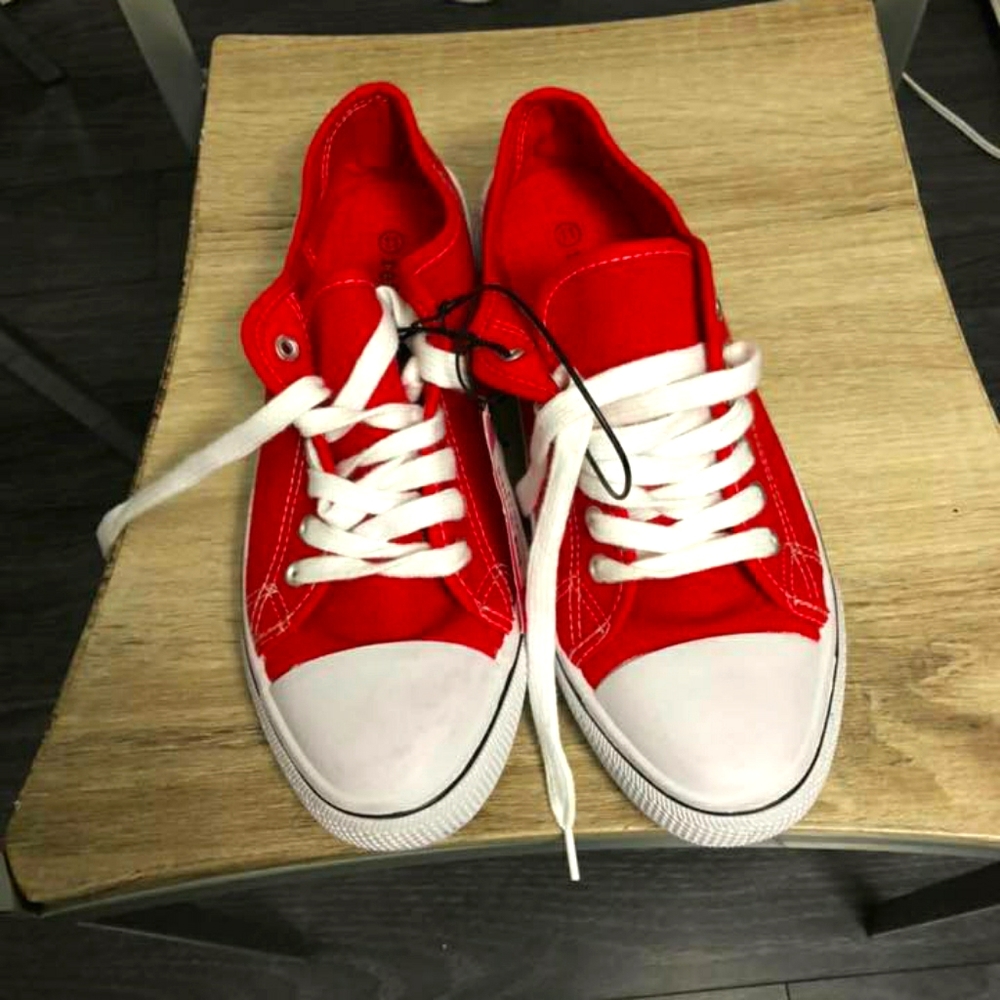 Women 11 refuge shoe red white school skateboardin